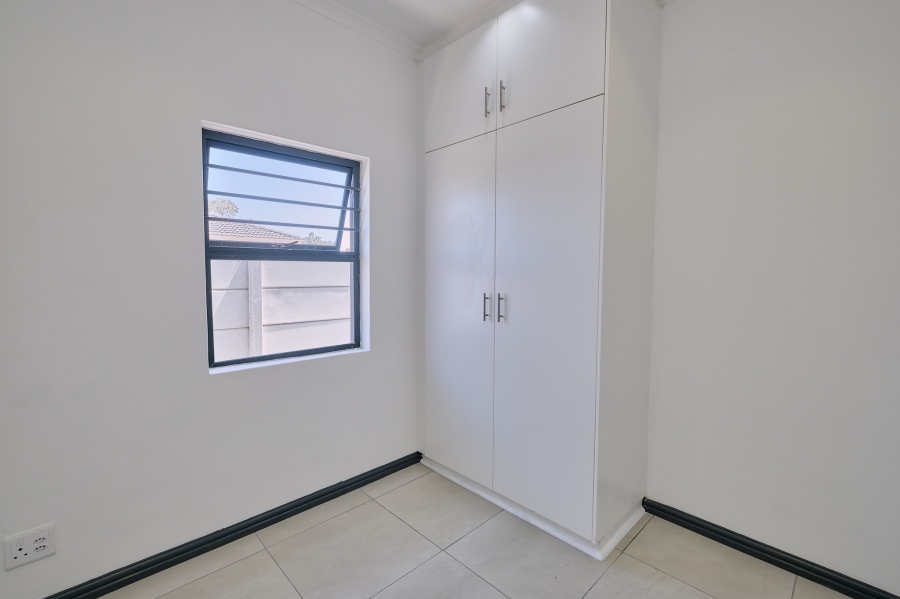 3 Bedroom Property for Sale in Houghton Place Western Cape